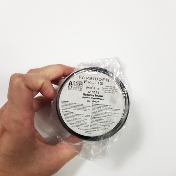 PartyLite Forbidden Fruits Blackberry Candle 9.5oz 1 Wick - Retired - Picture 2 of 2